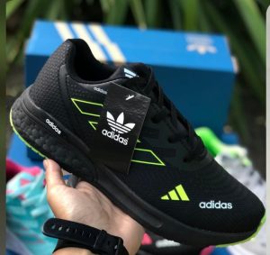 Tênis Adidas