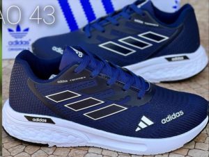 Tênis Adidas